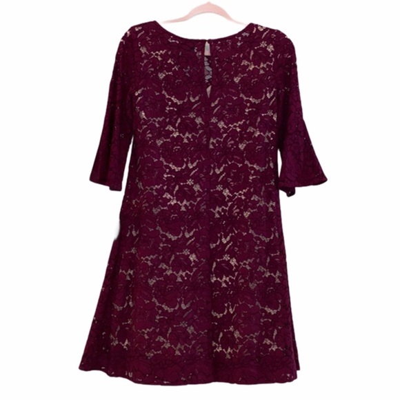 NWT Gabby Skye Size 6 Burgundy Lace Bell Sleeves Dress - Picture 4 of 7